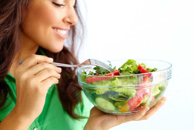 mangiare insalata di verdure per dimagrire