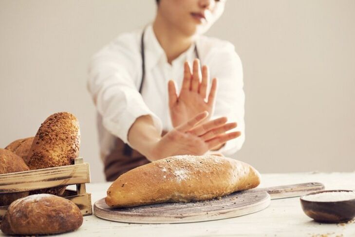 saltare il pane con una dieta a basso contenuto di carboidrati